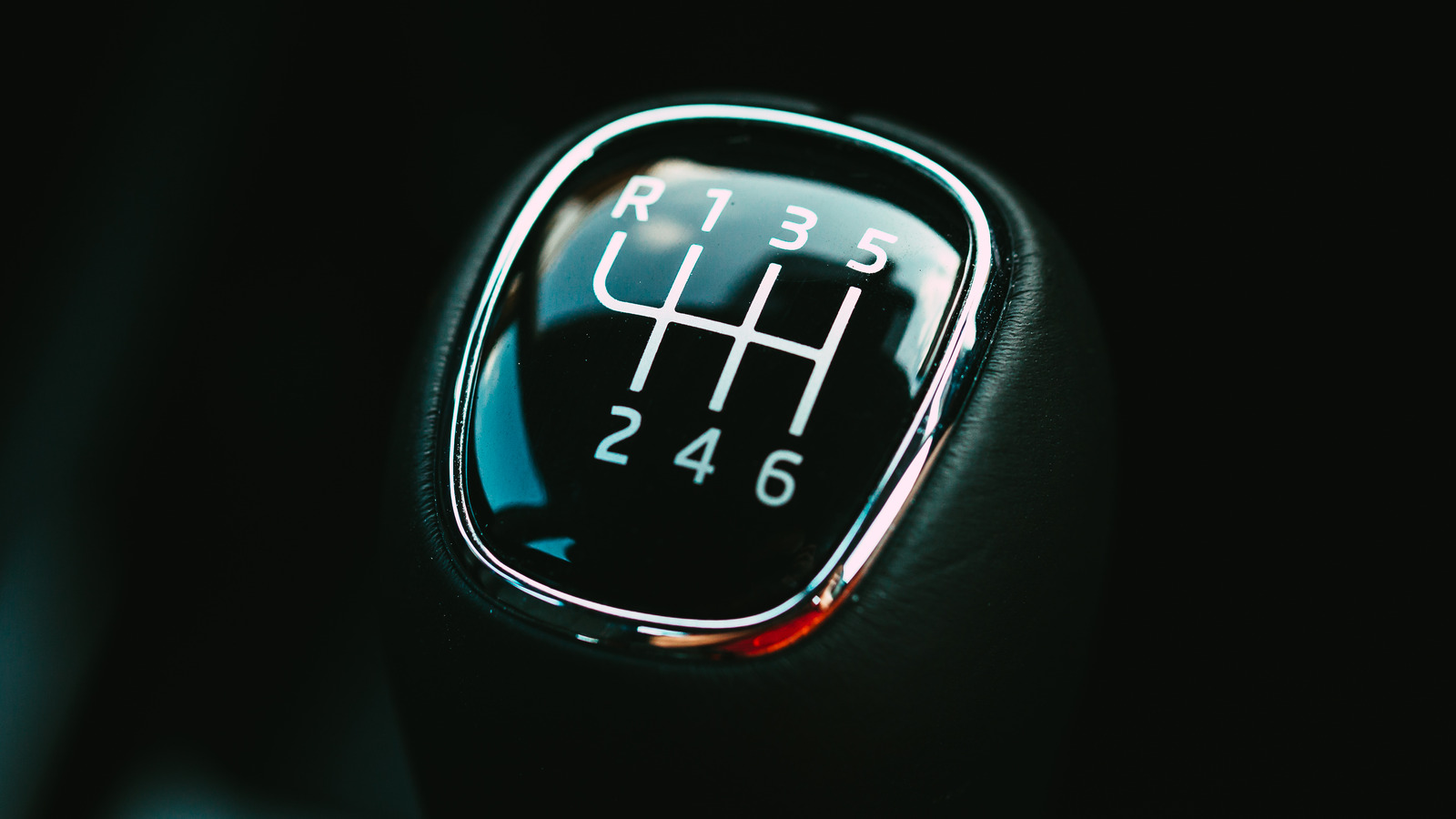 6 Beginner Tips To Learn Manual Transmission Shifting
