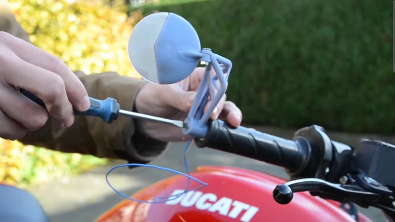 Wide-angle mirror model