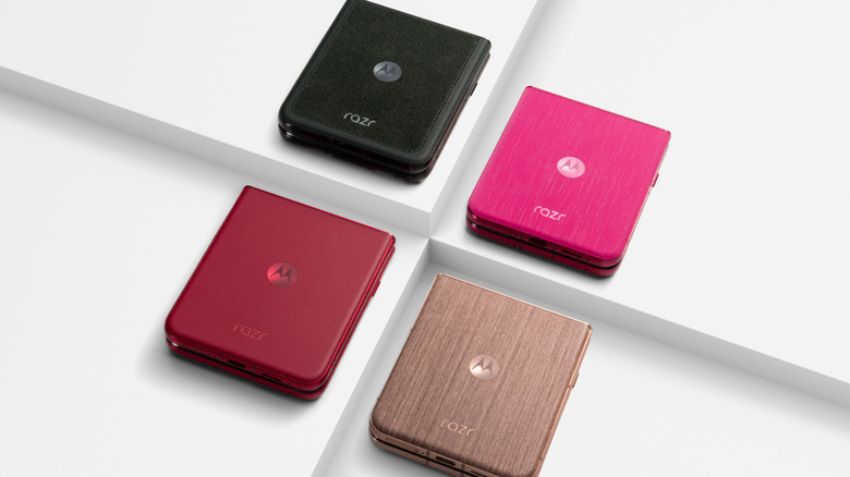 Different back finishes of the Motorola Razr Ultra (2025)