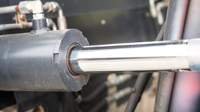 Hydraulic piston