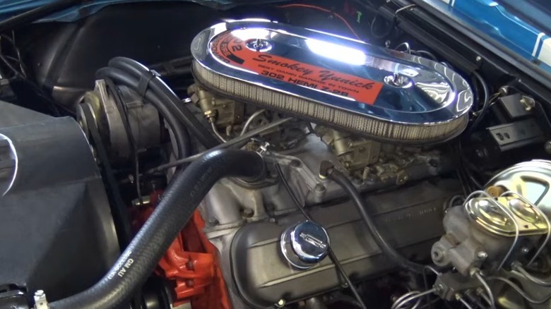 Chevrolet Hemi 302 Crossram in blue Chevrolet Camaro Z/28 engine bay
