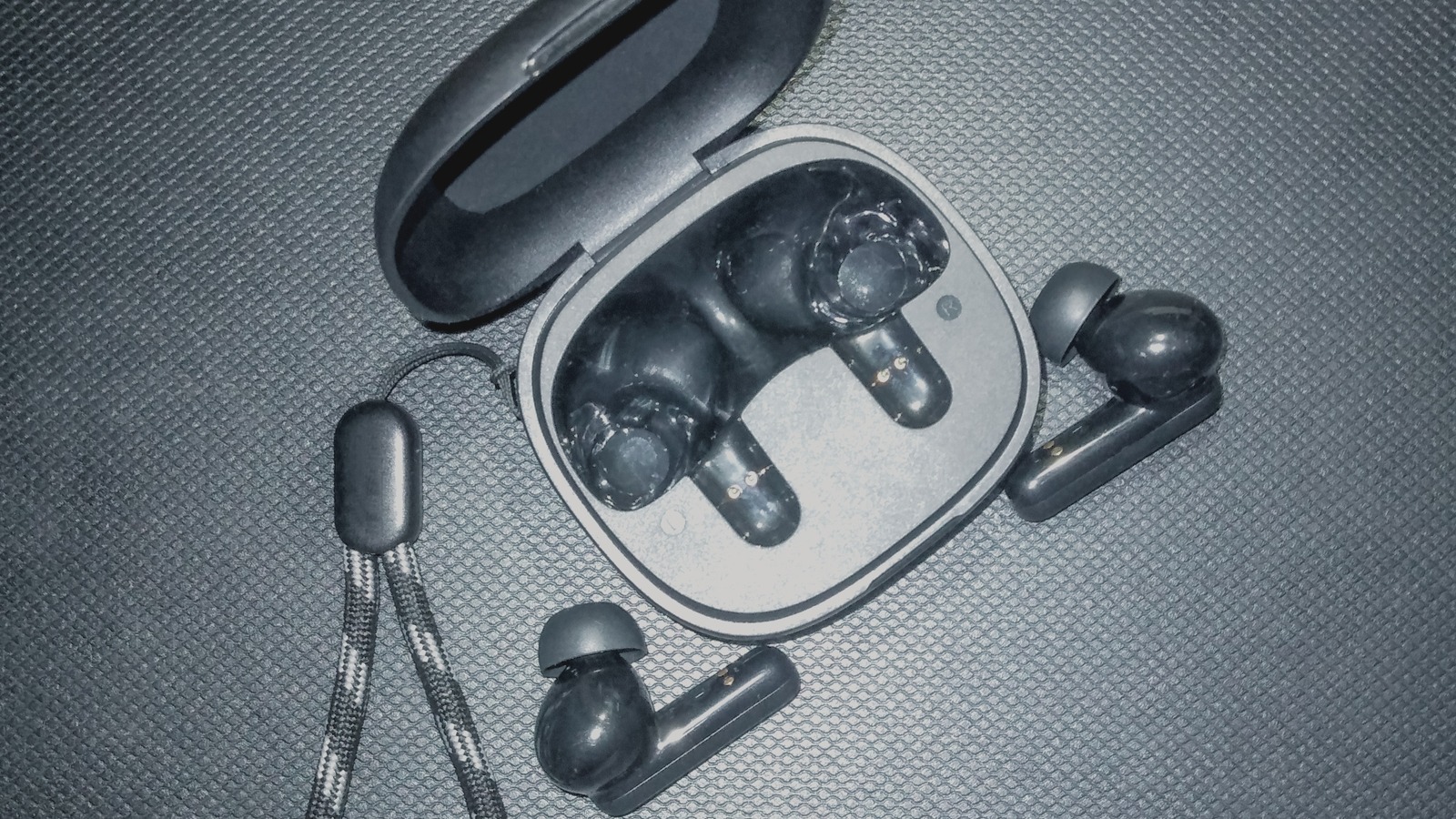 6 Of The Best Jobsite Earbuds For Construction Workers And Mechanics