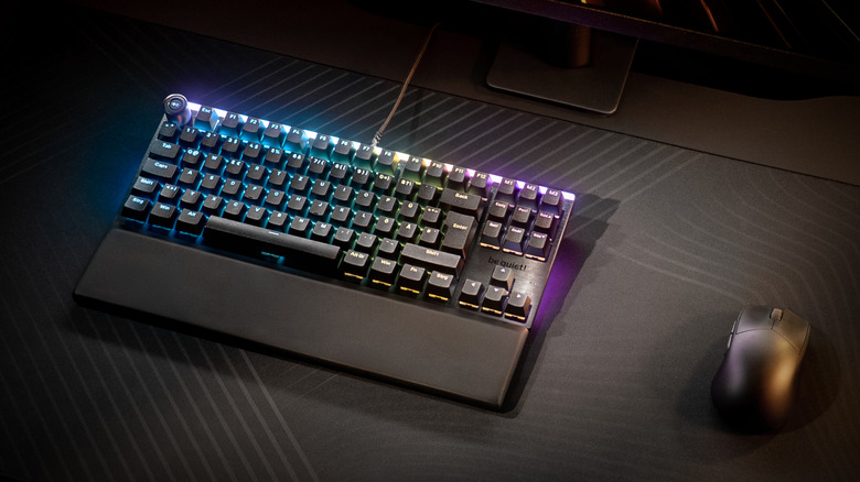 The Be Quiet Light Mount mechanical keyboard with RGB backlight, on a desk mat near a mouse