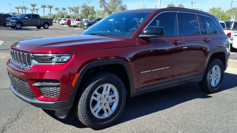 2025 Jeep Grand Cherokee parked in a parking lot