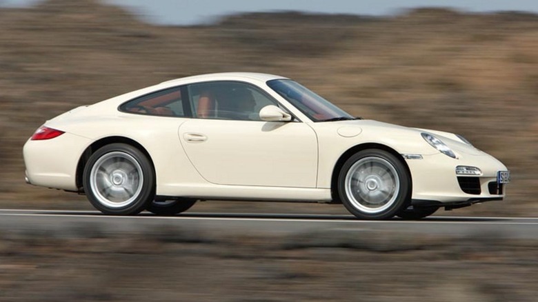 Profile shot of a 997 911 driving