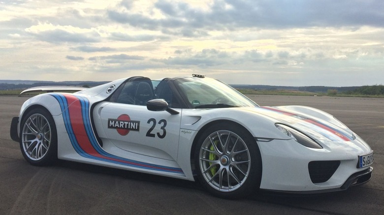 Porsche 918 Spyder front 3/4