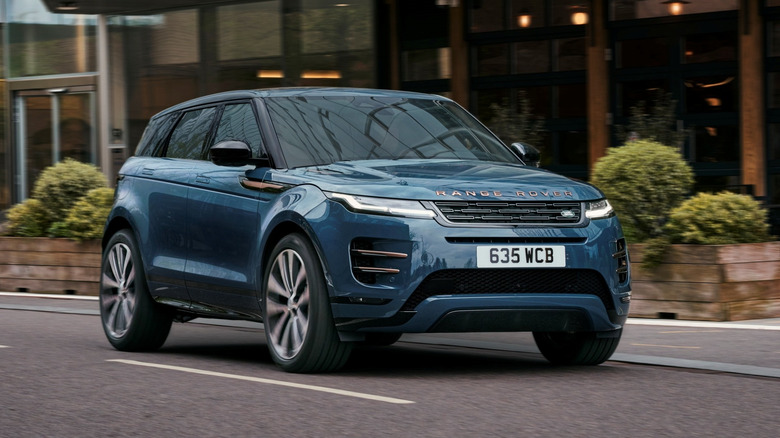 A blue Range Rover Evoque on the street in London