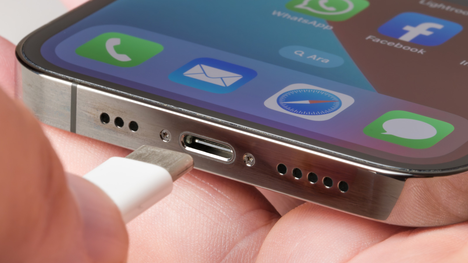 6 أدوات USB-C يجب أن يعرفها كل مستخدم iPhone
