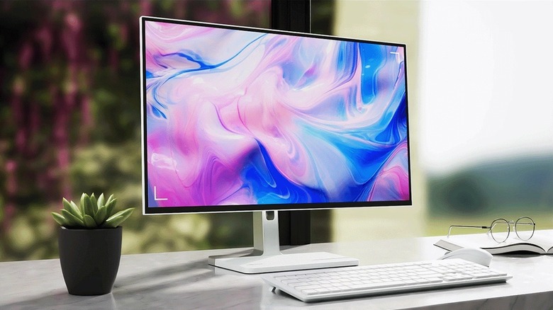 Lenovo USB-C monitor on the desk