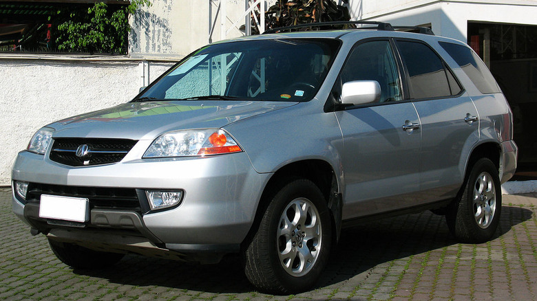 Silver 2003 Acura MDX front 3/4 view