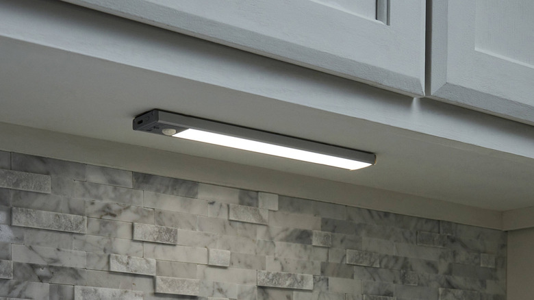 Under cabinet lights in home