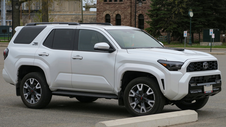 Toyota 4Runner in Wind Chill Pearl color