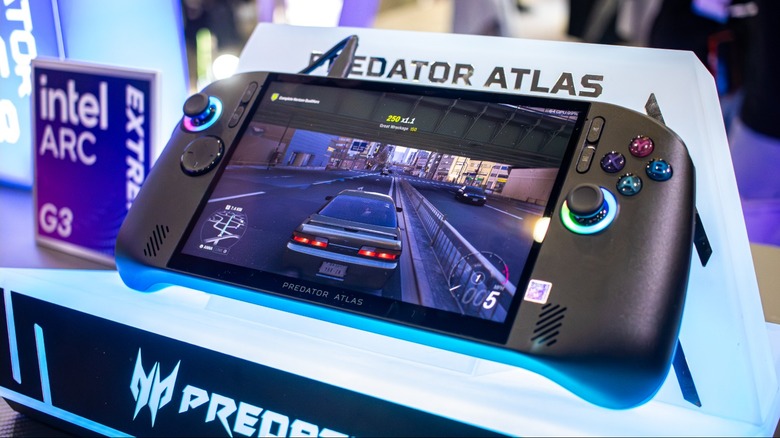 the Acer Predator Atlas 8 handheld gaming console running Forza Horizon 6 with an Intel Arc G3 Extreme logo on the right side in the background