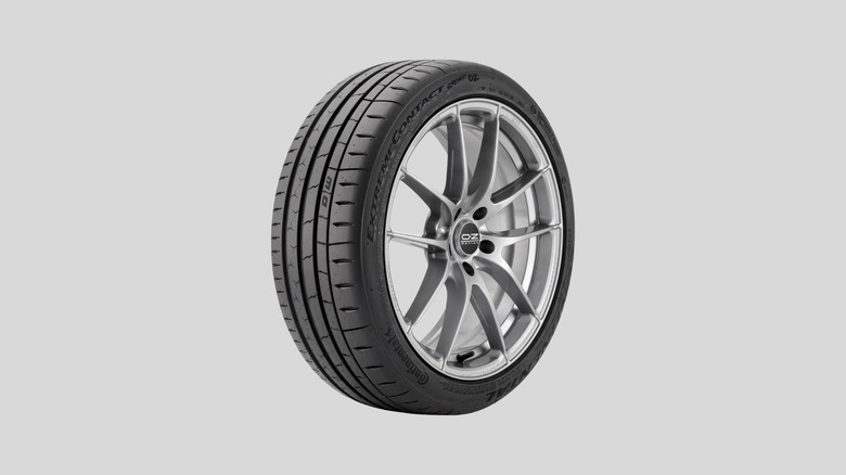 Continental ExtremeContact Sport 02 tire