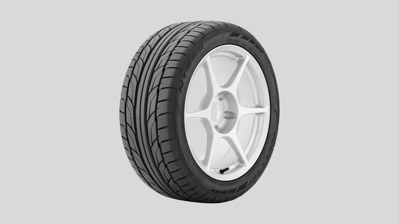 Nitto NT555 G2 tire