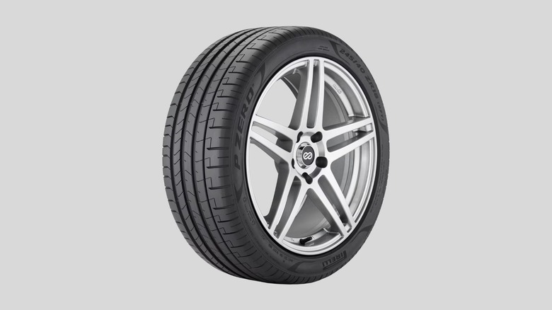Pirelli P Zero (PZ4) tire