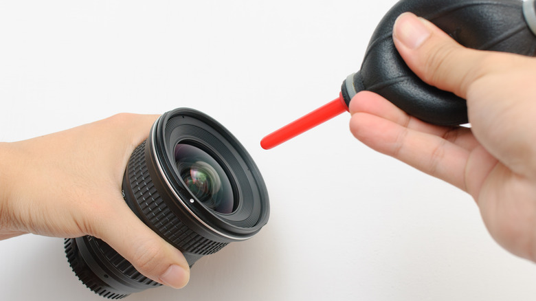 Using a blower bulb
