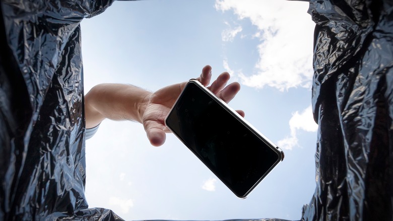 smartphone trash
