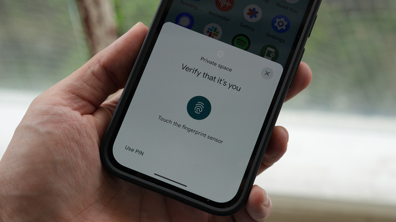 Private space authentication in Google Pixel.