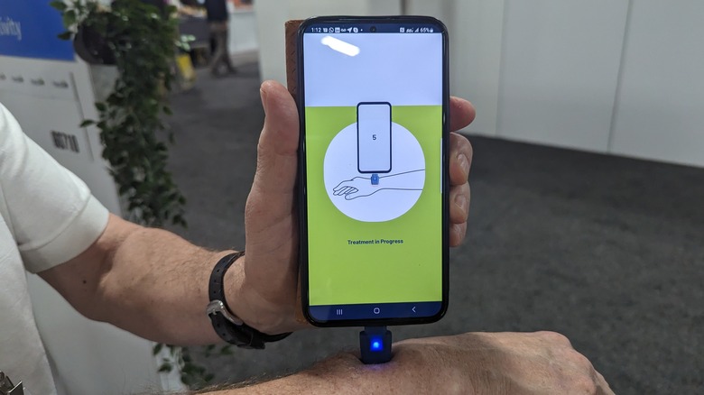 A man uses the Heat it app