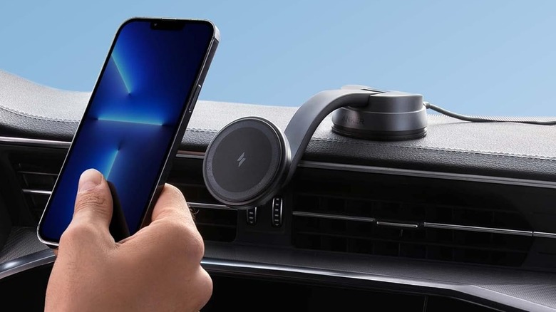 Anker 613 MagGo Car Charger