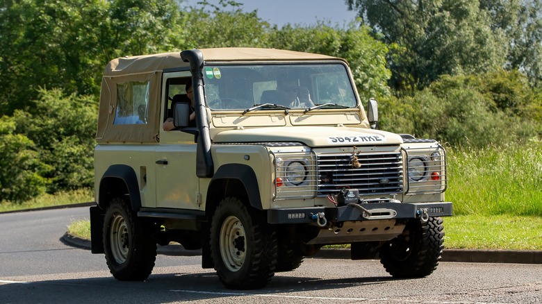 1998 Land Rover Defender with grill