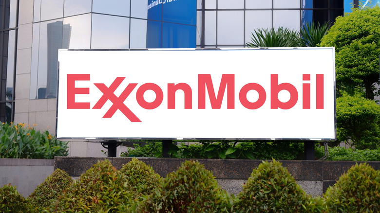 How to earn points with Exxon Mobil rewards advertisement