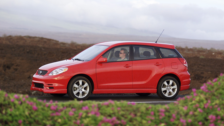 2004 Toyota Matrix XRS side profile