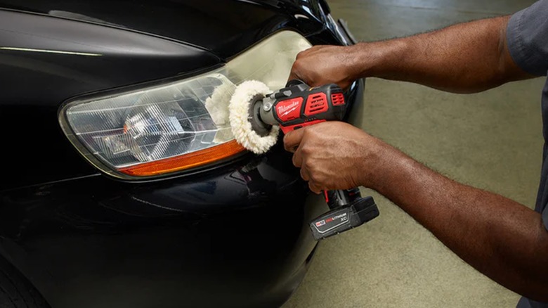 polishing car headlight with Milwaukee polisher/sander