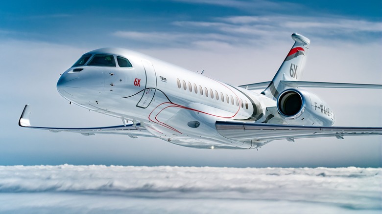 Dassault Falcon 6X in flight