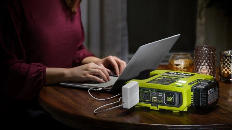 Ryobi 1,000W power source