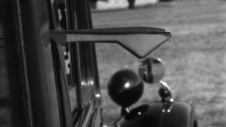 Semaphore turn signal 
