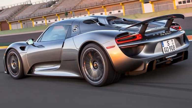 Porsche 918 Spyder driving on a racetrack