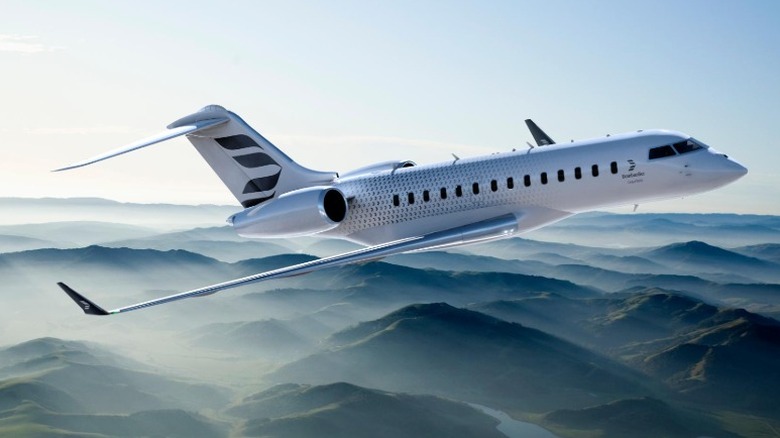 A Bombardier Global 5500 in flight