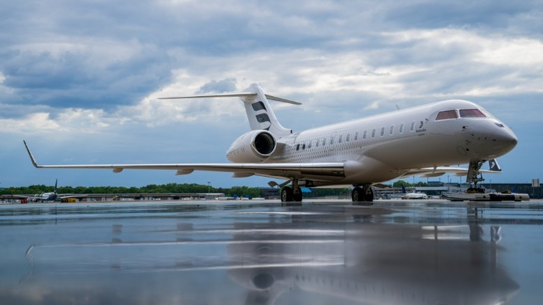 A Bombardier Global 6500 on the tarmac