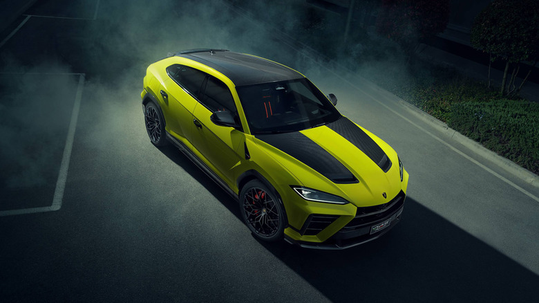 A 2027 Lamborghini Urus SE Performance