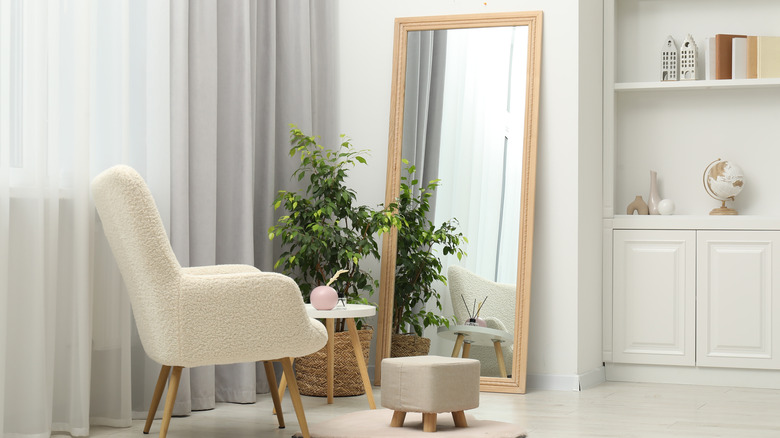 mirror in decorative living room