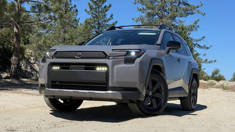 Toyota RAV4 Plug-In Hybrid off-road