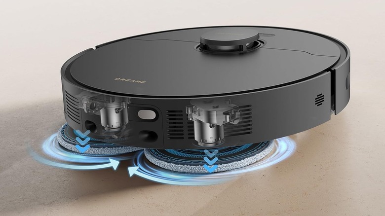Dreame L40s Ultra CE's dual mop pads in action