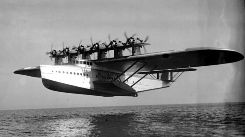 the Dornier Do X taking off with its 6 pairs of engines working on top of its wing