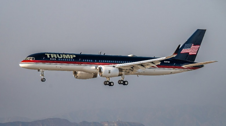 Donald Trump's Boeing 757 in flight