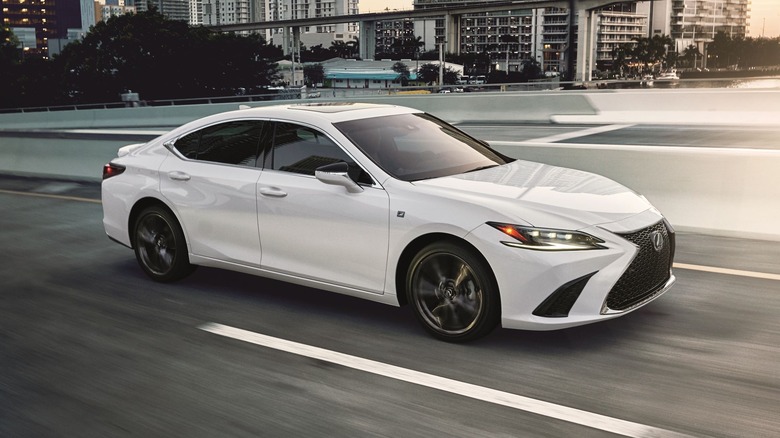 Lexus ES