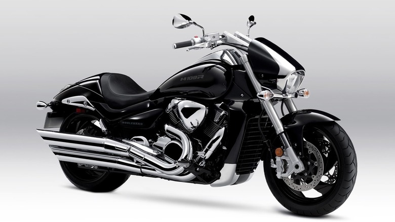 Suzuki M109R promotional image