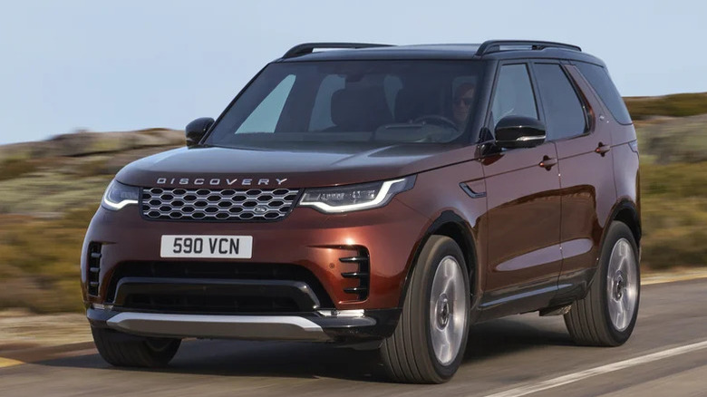2026 Land Rover Discovery Gemini on the road