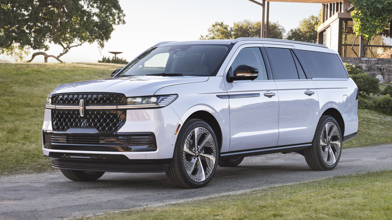 2025 Lincoln Navigator L on a driveway