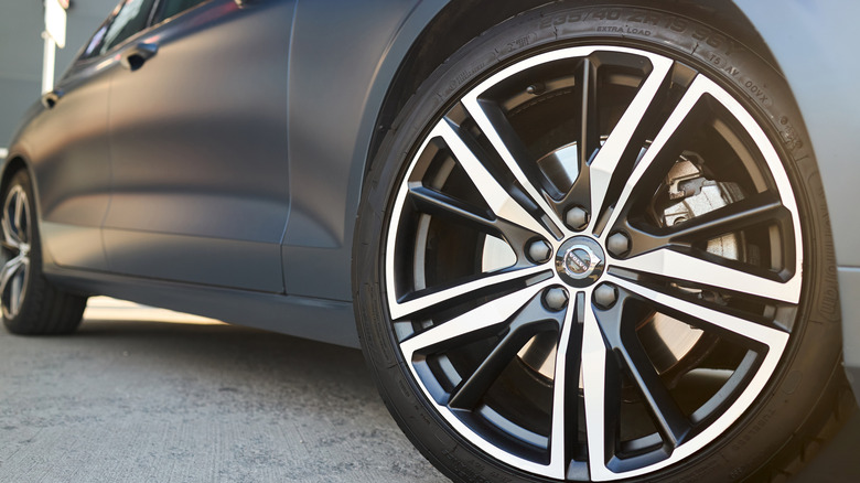 Kormoran tire with Volvo logo