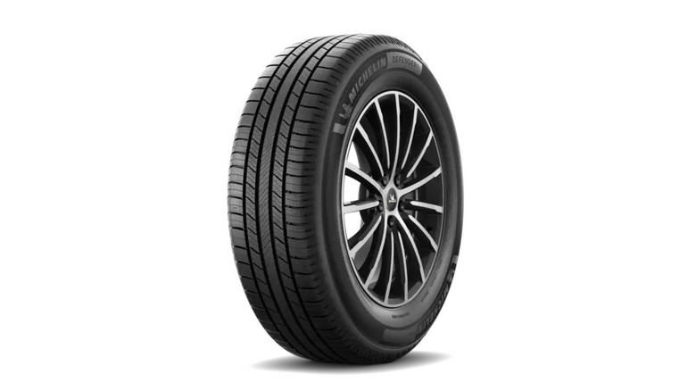 Michelin Defender2 tire