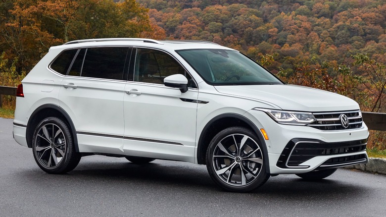 2022 Volkswagen Tiguan on road