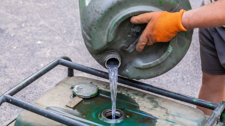 filling a generator with fuel
