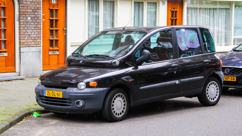 Fiat Multipla parked in the street